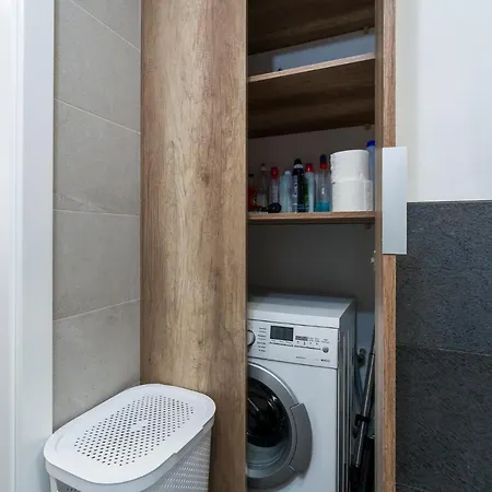 Apartament Sleepway Apartments- Garbary 100-46 Z Parkingiem