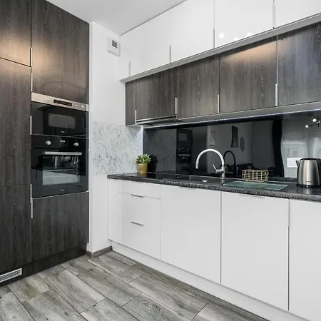 Апартаменти Sleepway Apartments- Garbary 100-46